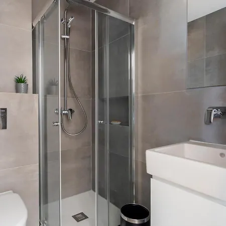 Sanders Crystal 1 Limassol