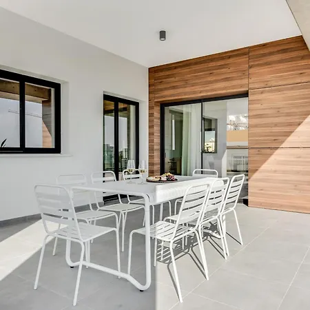 Apartment Sanders Crystal 1 *