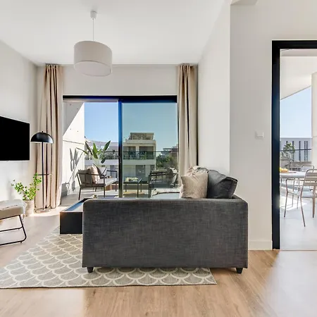 Sanders Crystal 1 Apartment *